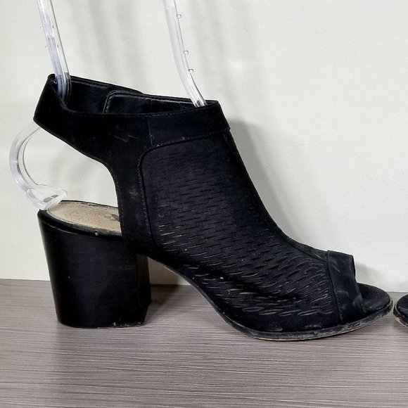 Vince Camuto Lavette Black Perforated Peep Toe Bootie, Womens Size 7.5 US / 37.5 - Picture 6 of 14